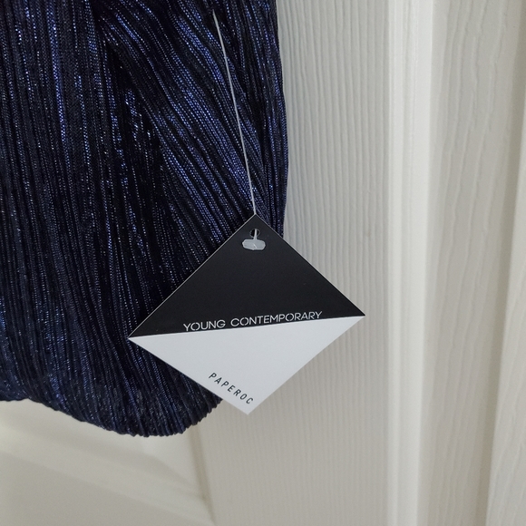 Black and blue shimmering crop top - Picture 2 of 3